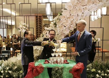 Holiday Inn & Suites Jakarta Gajah Mada Holds Grand Opening