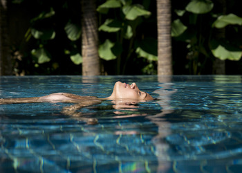 The Floating Sundays Program at REVĪVŌ Wellness Resort Bali is the Ultimate Restorative Day Experience