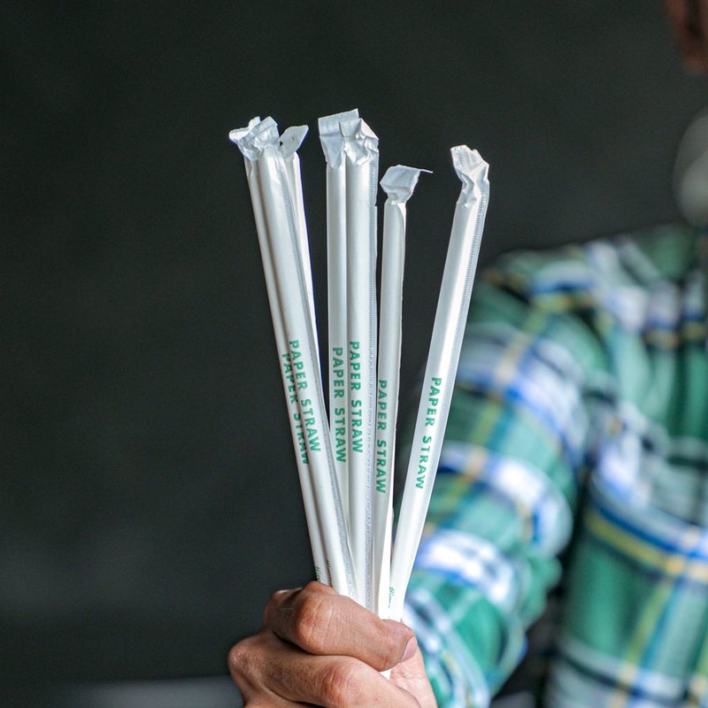 Starbucks to Gradually Replace Its Plastic Straw with Paper - NOW