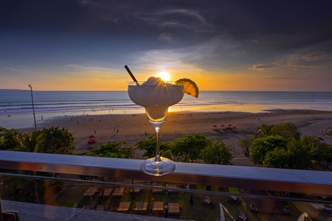 The Spotlight’s on Moonlite (1)