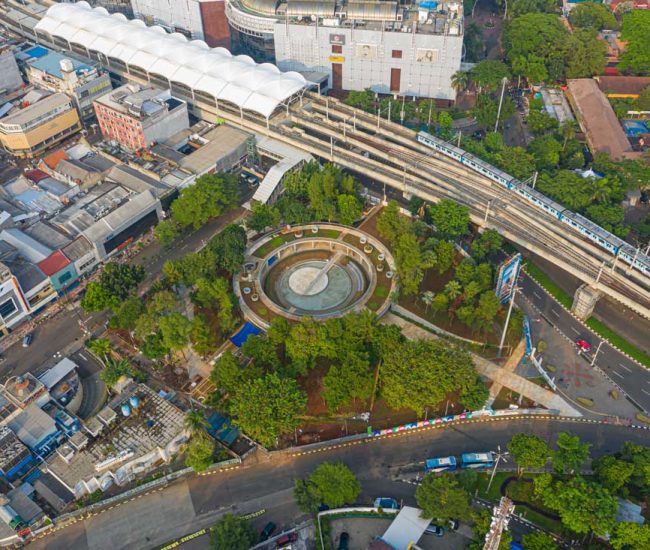 Jakartas-Transit-Oriented-Development-Foto-Aerial-Taman-Literasi-dan-JPO-Poins-300822-Irwan-Citrajaya-0005-1
