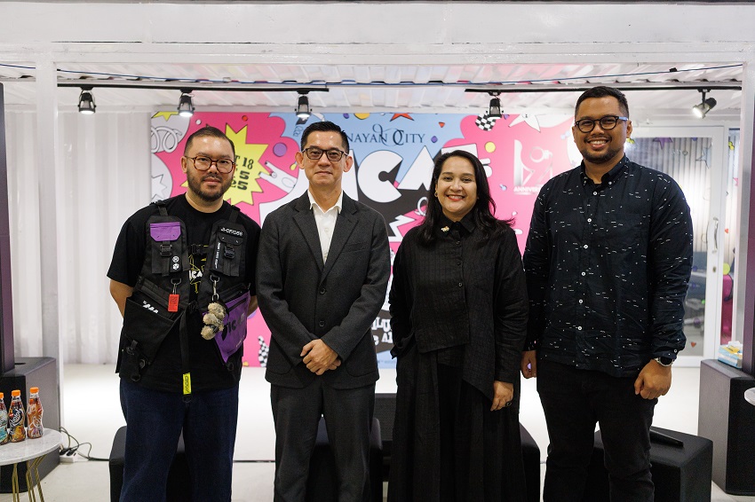 The Jakarta Illustration & Creative Arts Fair (JICAF) officially opened on Thursday, 18 September 2025, at The Space, Senayan City, marking its third edition under the New Heights theme. This year’s event - JICAF 2025 - runs until 5 October, featuring more than 100 artists from 25 countries. 