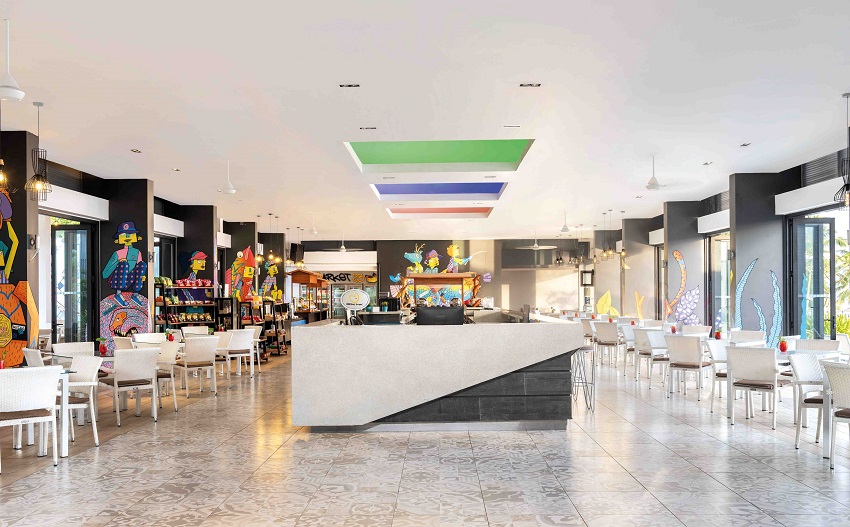 Located within the scenic Laguna Bintan Resort, Angsana Bintan and Cassia Bintan offer two distinct yet complementary experiences for travellers seeking a coastal retreat. Whether you’re planning a vibrant family holiday or a flexible beachfront stay, this integrated resort destination on Bintan Island presents the best of both worlds.