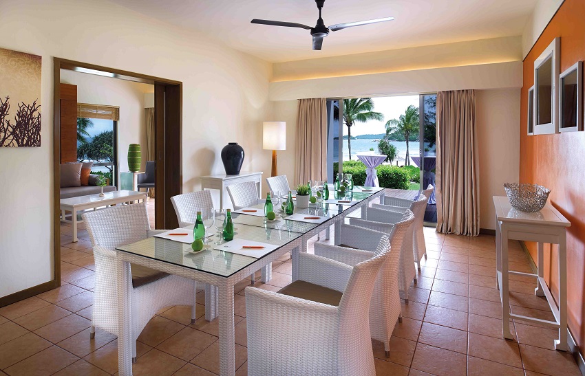 Located within the scenic Laguna Bintan Resort, Angsana Bintan and Cassia Bintan offer two distinct yet complementary experiences for travellers seeking a coastal retreat. Whether you’re planning a vibrant family holiday or a flexible beachfront stay, this integrated resort destination on Bintan Island presents the best of both worlds.