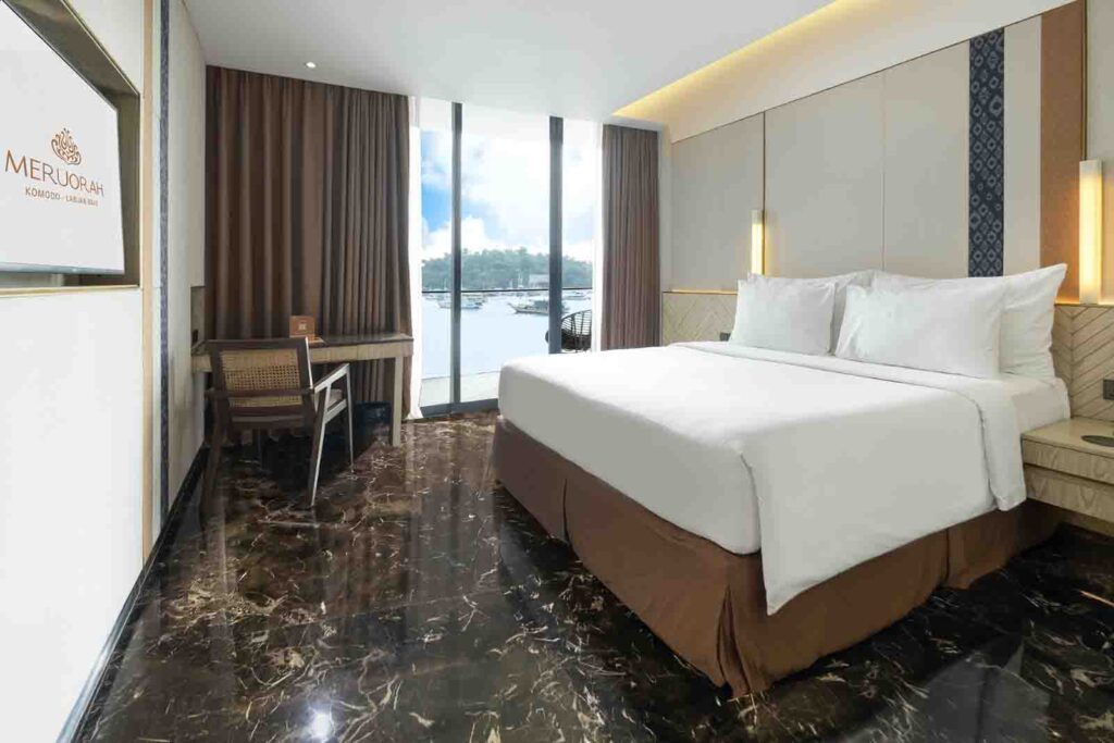 Nestled on the edge of Flores Sea, Meruorah Komodo Labuan Bajo redefines luxury travel in Eastern Indonesia. With its elegant accommodations, world-class MICE facilities, authentic culinary delights featuring local moringa, rejuvenating spa experiences, and various island adventures, it’s not just a place to stay, but a gateway to the island adventure. 