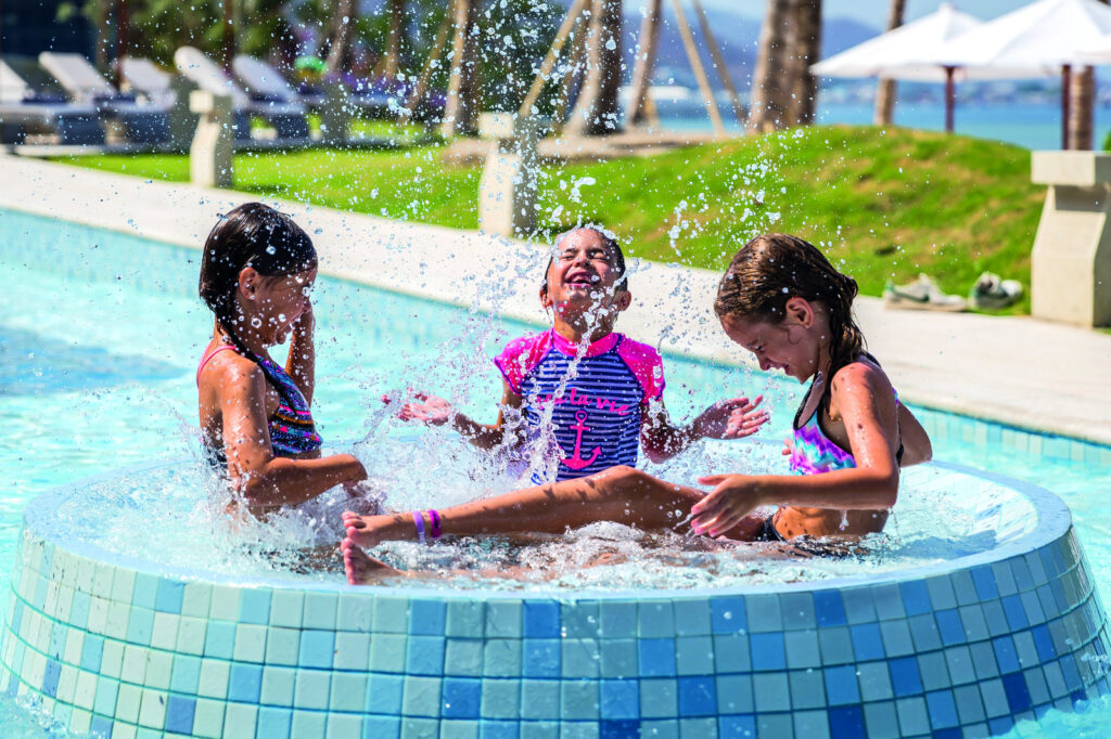 School holidays are approaching, and for families seeking a balanced getaway that combines comfort, adventure, and education, AYANA Komodo Waecicu Beach in Flores might be the ideal destination for a truly fulfilling experience. Located in the harbour town of Labuan Bajo, the resort offers easy access to the UNESCO World Heritage-listed Komodo National Park, providing everything needed for a memorable family break.