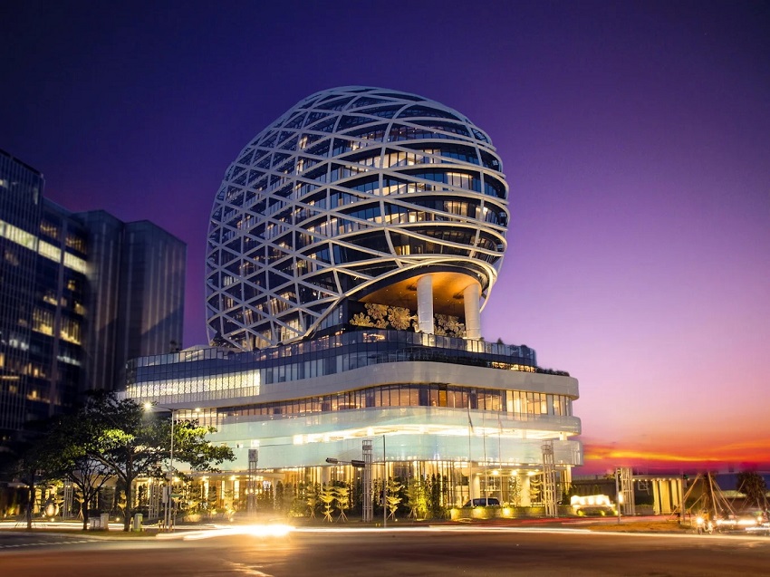 Over the past five years, JHL Collection has continued to redefine luxury hospitality with a touch of today's flair and driven values: bold design, personalised service, and unwavering commitment to its founding vision of "Light Hospitality."