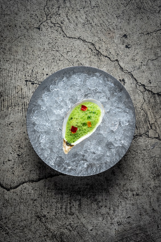 This collaboration is available for IDR 2,000,000++ each, offering Jakarta gourmands a rare chance to savor the artistry of one of Thailand’s illustrious kitchens in the private luxury of Lobo Restaurant & Bar.