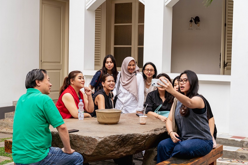 For decades, the building was closed to the public. However, its historical significance and architectural heritage remained intact. Now, after a meticulous restoration process, Cikini 82 has been revitalised and returned to its role as a public space.