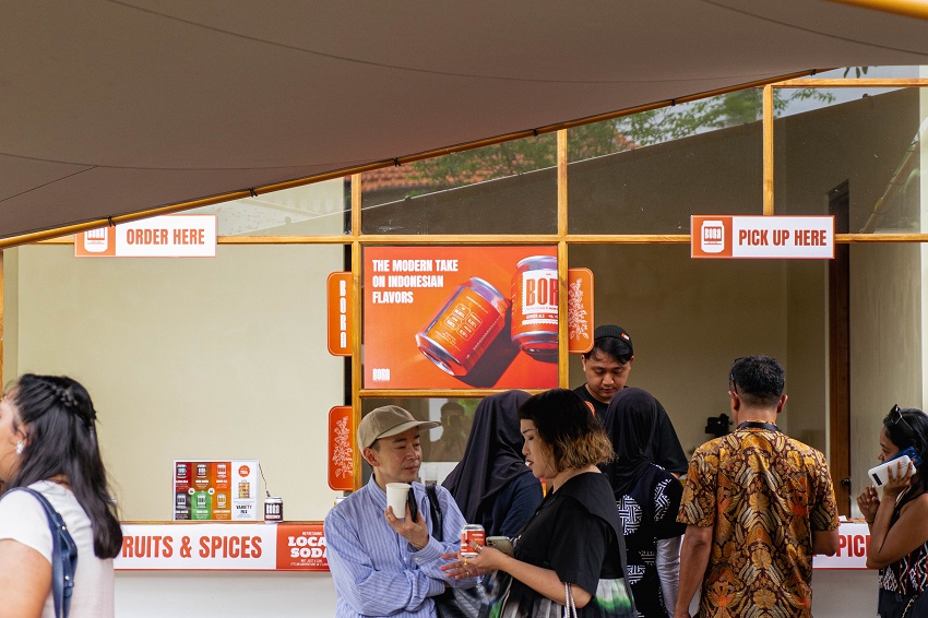 Located in Menteng, Cikini 82 is a historic building that has witnessed many important milestones in Indonesia's journey. During the colonial era, this house served as a residence for the elite. In the post-independence era, the building transformed into a diplomatic residence and a venue for state meetings, hosting various intercultural dialogues, intellectual exchanges, and art and cultural initiatives.