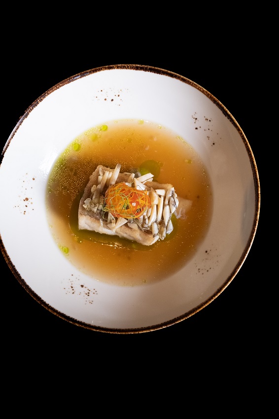 Lobo Restaurant & Bar at The Ritz-Carlton Jakarta, Mega Kuningan is set to welcome 80/20, Bangkok's Michelin-starred culinary jewel, for an exquisite two-night showcase on 5–6 September 2025, featuring their finest modern twist on Thai cuisine for the first time in Indonesia.