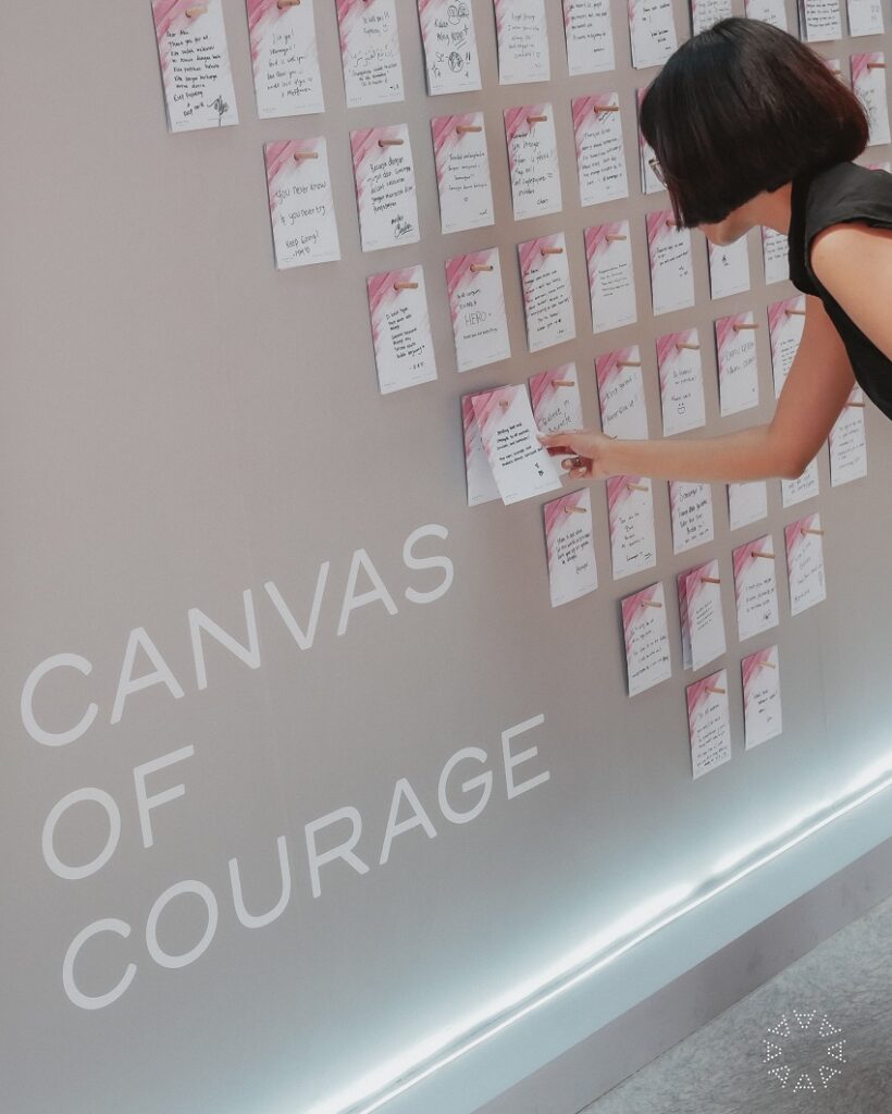 As an Indonesian beauty brand that consistently supports women's movements, Wardah is the main sponsor of Brushstrokes of Hope. Through its participation, Wardah presents Activation at Canvas of Courage, where visitors can write messages of support and prayers for survivors, and a Digital Competition - Pink Expressions with the hashtag #ASHTAWardahPinkPower, which invites the community to express hope and courage through digital art.