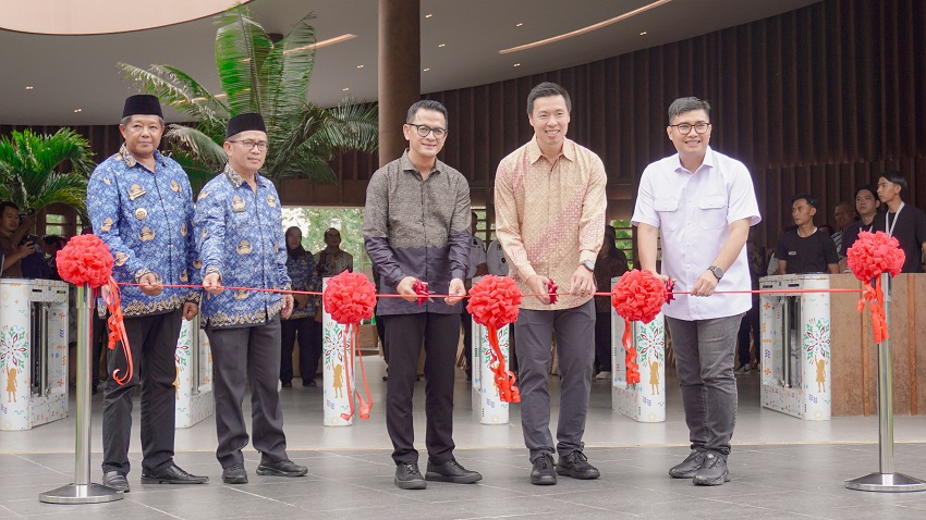 The inauguration was marked by a ribbon-cutting ceremony by the Regent of Bogor, Rudi Susmanto, S.Si, together with officials from the Bogor Regency Tourism and Culture Office, and was also attended by the Board of Directors of Taman Safari Indonesia.