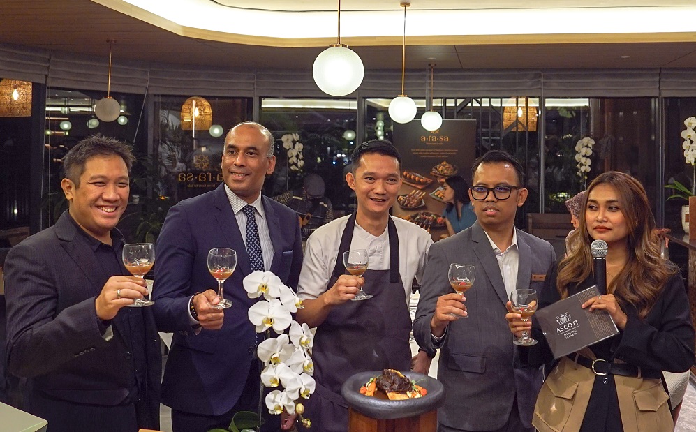 With over 15 years of experience across luxury hotels and fine-dining establishments, Executive Chef Alfrantara Medantara shared his enthusiasm. He stated, "I am excited to be part of the launch of A.RA.SA Restaurant & Bar. Our goal is to create an experience where every dish tells a story, rich in taste, rooted in culture, and crafted with care."