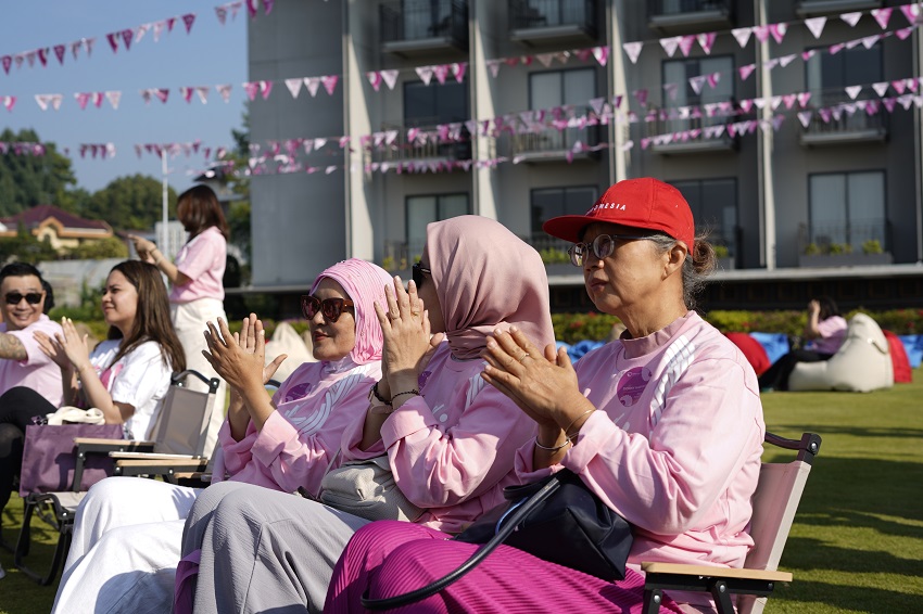 In celebration of its fourth anniversary, The Gaia Hotel Bandung continues its journey with the theme “Together FOURWARD”, a reflection of the spirit to keep moving forward, not alone, but together with guests, partners, residents, and the community.