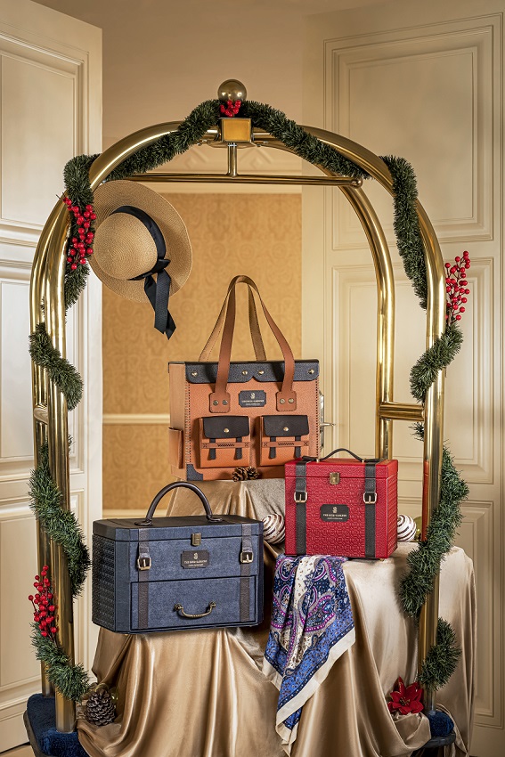 At The Ritz-Carlton Jakarta, Pacific Place, the holidays come alive through Santa’s Voyage: Festive Hampers Collection 2025, a celebration that invites guests to rediscover the joy of giving, inspired by the wonder of travel and the timeless beauty of Christmas. 