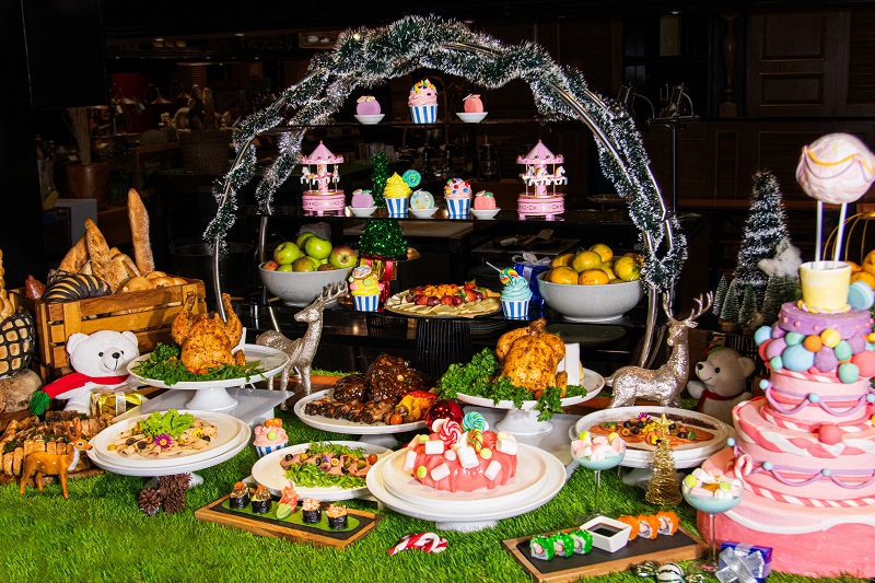 Embrace Nostalgia This Christmas as Pullman Ciawi Vimala Hills Collaborates with FOX’S