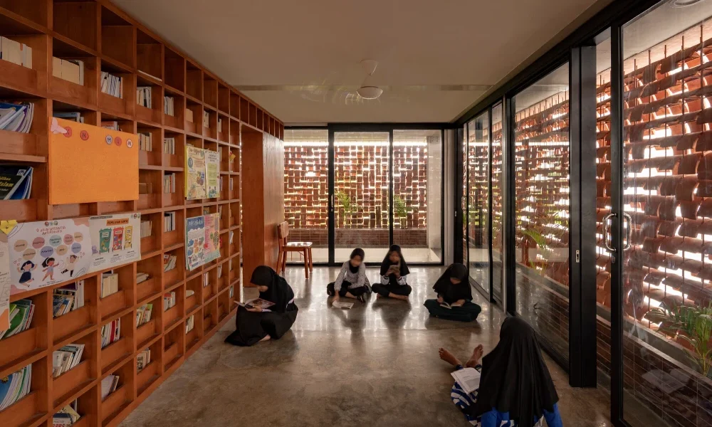 SHAU Microlibraries in Indonesia Pringwulung - Photo credit by Aga Khan Trust for Culture _ Andreas Widi