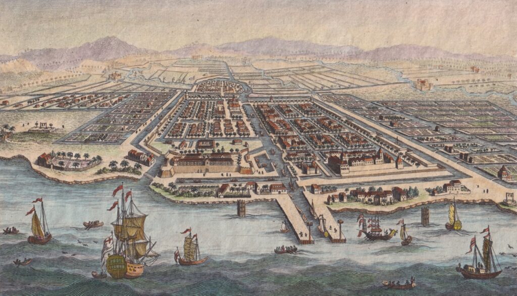 Published in 1754, this print offers a detailed bird’s-eye view of colonial Batavia, clearly depicting the city’s layout, its intricate network of canals, and bustling harbor. The Kali Besar is prominently shown as the main river flowing into the city between two water inlets, directly adjacent to the old Castle of Batavia. (Sake Santema Collection)