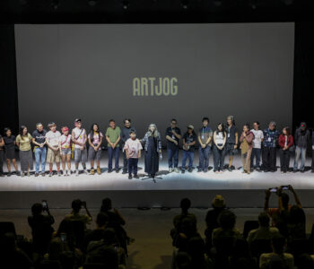 Closing-Event_Farah-Wardani-with-the-artists-on-stage_Photographer-ITOK37